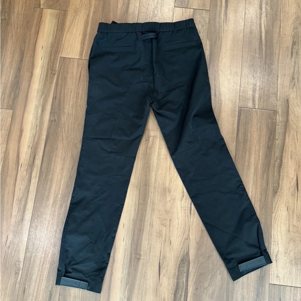 1017 Alyx Cropped Pants in black, size 32